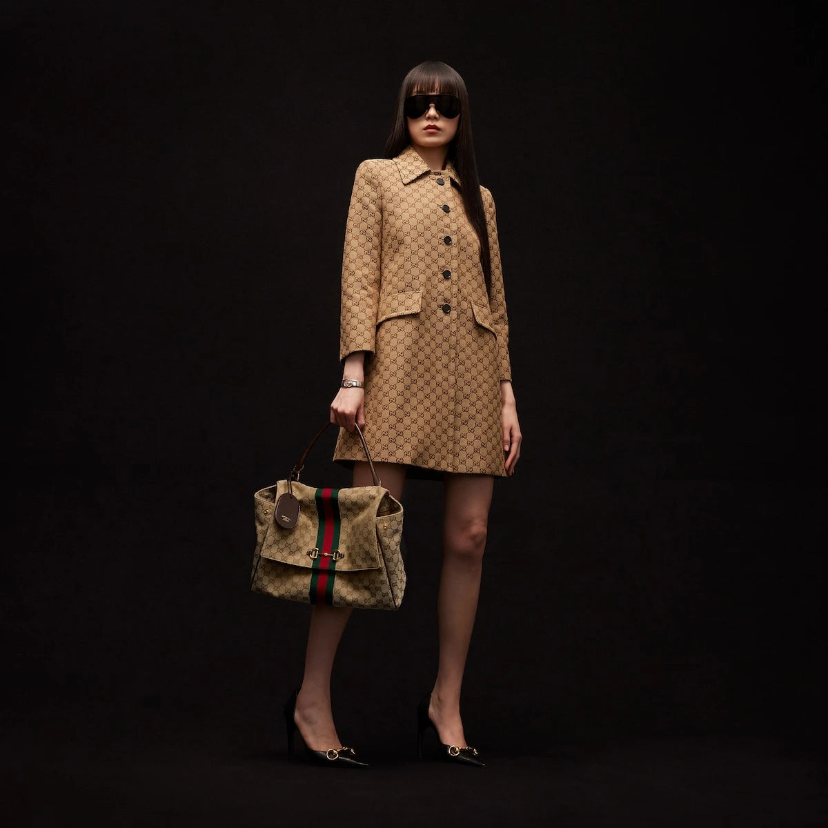 Gucci Paparazzo Large Top Handle Bag Beige